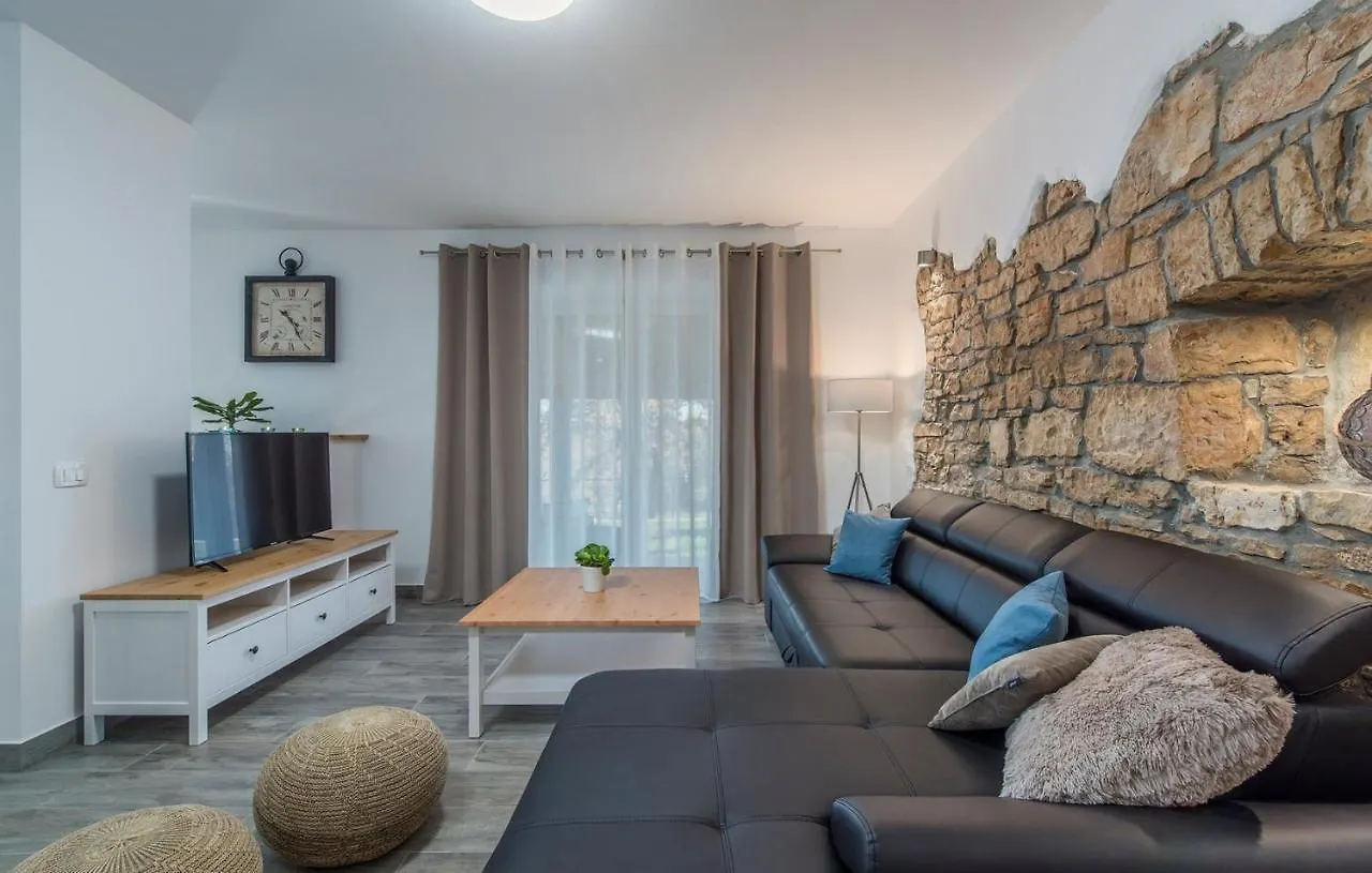 Beautiful Stone House Villa Irma Stranici kod Lovreca 0*,